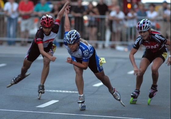 Jessica Smith Wins Miss and Out Elimination skate race