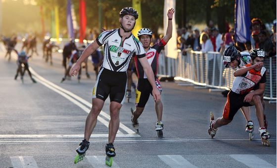 Joey Mantia wins Disney Inline Marathon